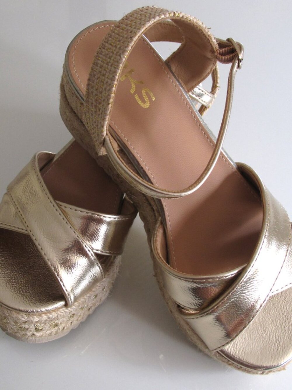 SANDALS size 6 or 6.5 shoes Gold tone ESPADRILLE PLATFORM WEDGE BKS Brand